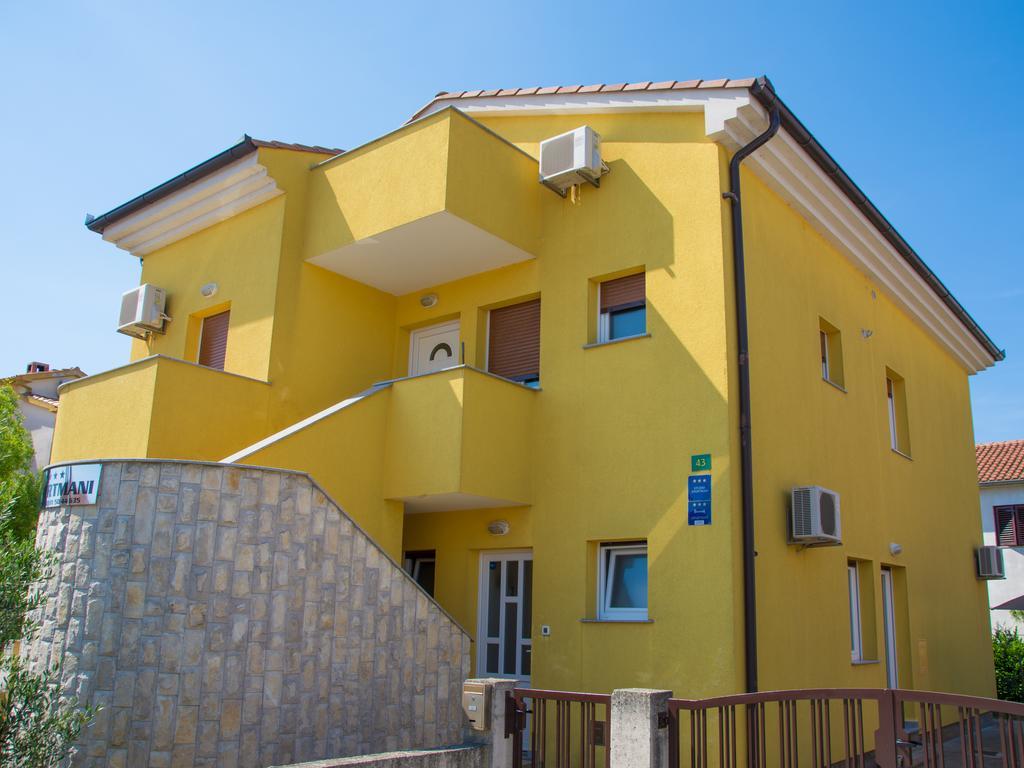Apartments Manuela Пула Екстер'єр фото